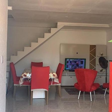 Apartamento Duplex Mobiliado Em São Pedro da Aldeia Kültér fotó